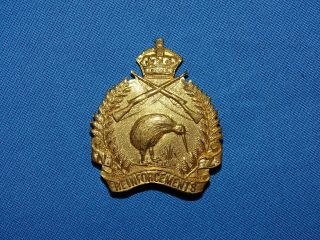 Wwi - Wwii Zealand Cap Hat Badge,  Reinforcements (199)