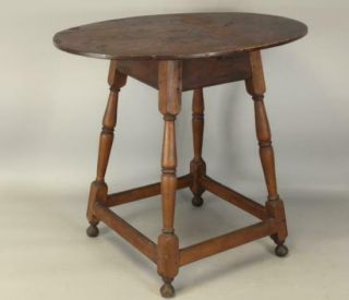 Great Early 18th C William And Mary Oval Top Stretcher Base Tavern Table