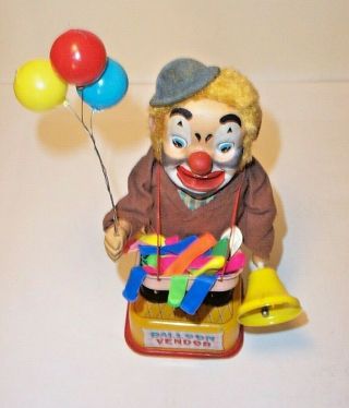 VINTAGE 1960 ' s CLOWN BALLOON VENDOR BATTERY OPERATED CIRCUS CARNIVAL TIN TOY 6
