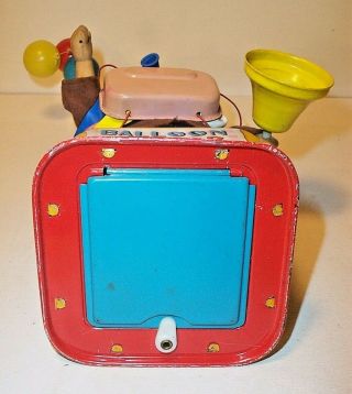 VINTAGE 1960 ' s CLOWN BALLOON VENDOR BATTERY OPERATED CIRCUS CARNIVAL TIN TOY 7