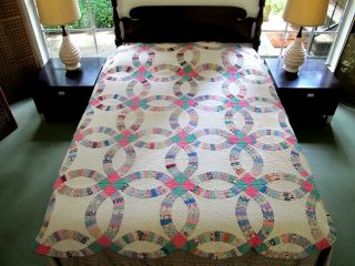 Vintage Feed Sack Hand Pieced & Quilted Wedding Ring Quilt,  Prints; Full