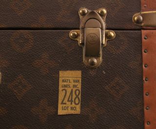 Authentic Antique 1926 Louis Vuitton,  Shirts Trunk & Tray,  Train Case Suitcase 9