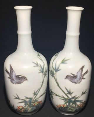 A Fine 18th C.  Antique Chinese Qianlong Bottle Neck Vases