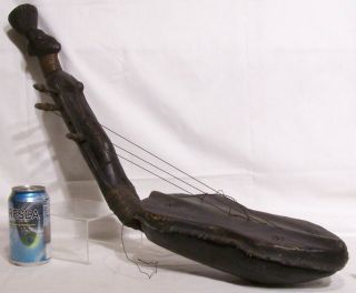 Very Old Carved Wooden African Harp From The Magbetu Tribe With Figural Neck