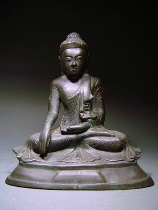 Antique Bronze Burmese Mandalay Meditating Buddha Myanmar.  19/20th C.