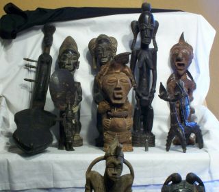 Very old Benin cast bronze figure of a warrior with large sword 9