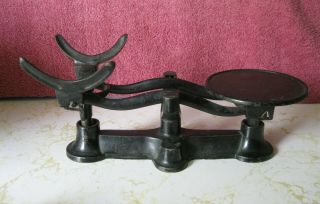 ANTIQUE VINTAGE CAST IRON SCALE WITH 4 WEIGHT 3