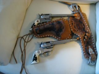 toy cap guns hubley cowboy 2 gun set with holster 9