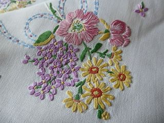 VINTAGE HAND EMBROIDERED TABLECLOTH=BEAUTIFUL FLOWER BOUQUETS - SO LOVELY 4