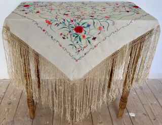 Stunning Vintage Embroidered Ivory Silk Piano Shawl Tablecloth 5