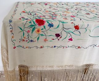 Stunning Vintage Embroidered Ivory Silk Piano Shawl Tablecloth 7