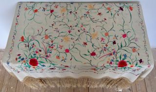 Stunning Vintage Embroidered Ivory Silk Piano Shawl Tablecloth 8