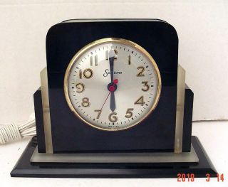 Vintage Art Deco Frosted Lucite And Black Catalin Sessons Clock