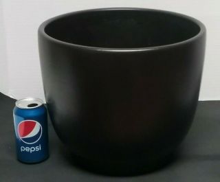 VINTAGE MATTE BLACK GAINEY CERAMICS 11 