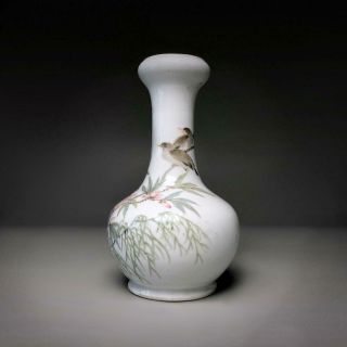 Fine Quality Antique Chinese Qianjiang Cai Garlic Head Vase With Birds & Flowers