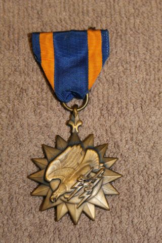 Early Ww2 U.  S.  Army Air Forces Air Medal W/ribbon & Wrapped Brooch