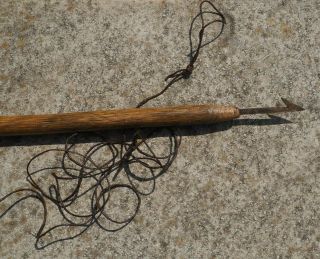 LONG NORTH AMERICAN INUIT ESKIMO WOODEN FISHING HARPOON SPEAR TOOL WITH CORD NR 5