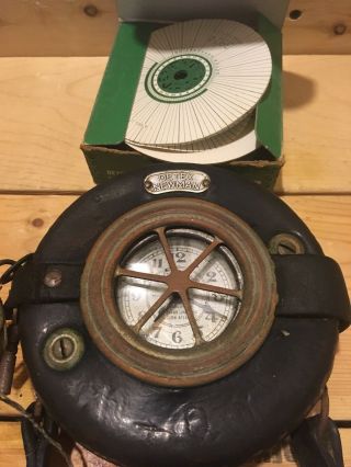 VINTAGE DETEX NEWMAN PRISON TIME CLOCK WITH MULTIPLE KEY ' S & BOX OF CARDS 4