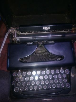 Early 1900 ' s black Vintage Royal typewriter with case in 2