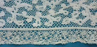 450 cms antique 18th century linen bobbin lace border - Flemish? 2