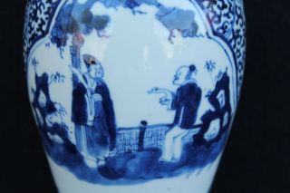 A lidded 19th century Chinese export vase with a garden scene 4