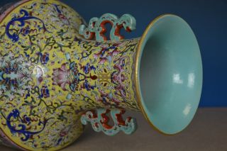 EXQUISITE LARGE ANTIQUE CHINESE FAMILLE ROSE PORCELAIN VASE MARKED QIANLONG A739 10