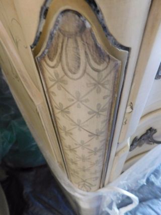 KARGES BREAKFRONT / CHINA CABINET FRENCH PROVINCIAL Hand Painted 12