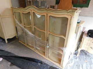 KARGES BREAKFRONT / CHINA CABINET FRENCH PROVINCIAL Hand Painted 3