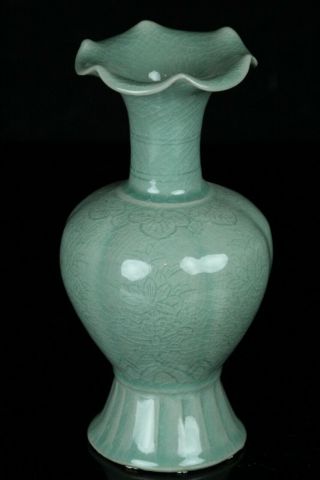 May253 Korean Goryeo Celadon Porcelain Bottle Vase Engraving