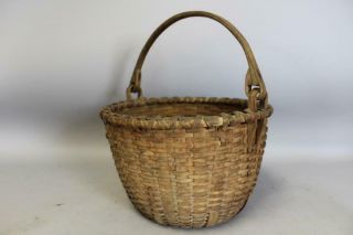 VERY RARE LARGE 19TH C SWING HANDLE BASKET IN THE BEST GRUNGY SURFACE 4