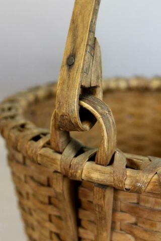 VERY RARE LARGE 19TH C SWING HANDLE BASKET IN THE BEST GRUNGY SURFACE 6
