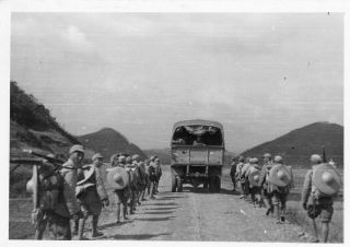 4th “china” Marine Division - 1937 Sino - Japanese War: Chinese Soldiers On Roadway