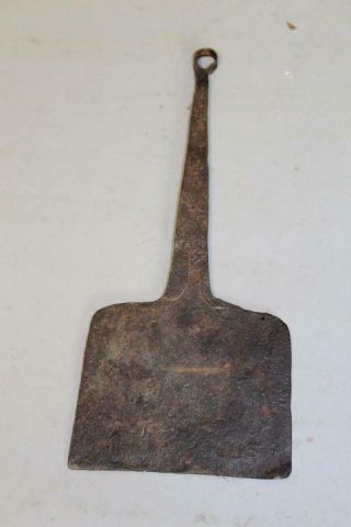 A RARE 17TH C PILGRIM PERIOD ENGLAND WROUGHT IRON SPATULA IN OLD SURFACE 2