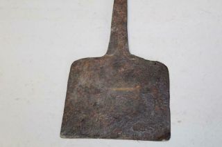 A RARE 17TH C PILGRIM PERIOD ENGLAND WROUGHT IRON SPATULA IN OLD SURFACE 3