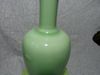 ANTIQUE CHINESE QING DYNASTY WELL - CARVED QIANLONG MARK YEN YEN CELADON VASE 6