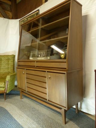 Vintage/mid Century/modern,  Stanley Walnut China/display Hutch Cabinet