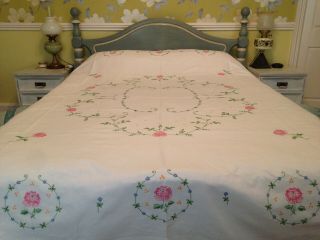 Vintage Hand Embroidered Bedspread Pink Roses And Rose Buds