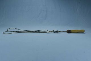 Antique UNUSUAL RARE TWISTED WIRE DESIGN CARPET RUG BEATER WOOD HANDLE 07833 3