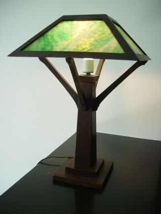 W.  B.  BROWN OAK & GREEN SLAG GLASS TABLE LAMP 1915 - MISSION | ARTS & CRAFTS 3