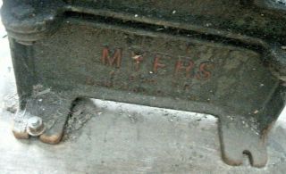 VINTAGE F.  E.  MYERS WATER PUMP Cast Iron hit & miss well cistern 4