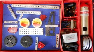 Vintage A.  C.  Gilbert Erector Set 7 1/2 in Cardboard Box 3