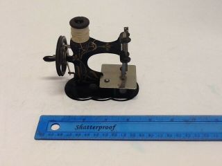 Antique Germany Child ' s Hand Crank Pressed Steel Sewing Machine,  DRGM Bavaria 5