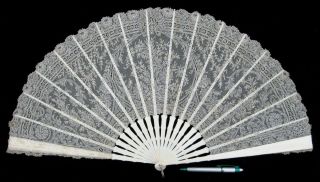 Antique Victorian Blonde Chantilly Lace & Bone Fan Eventail Abanico Fächer 1890