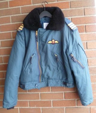 Rcaf Flyers Jacket Mouton Fur Collar 7044 Large Lieutenant - Colonel Ranks & Badge