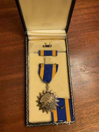 World War Two Air Medal W/ Leatherette Case,  Ribbon Bar,  Lapel Pin.  Vgc