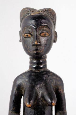 African wooden statue,  female figure Akan Gold Coast / Ghana 2