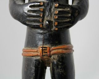 African wooden statue,  female figure Akan Gold Coast / Ghana 4