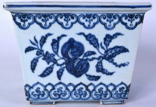 Chinese porcelain bowl Chinese blue & white porcelain planter antique ming ? 4