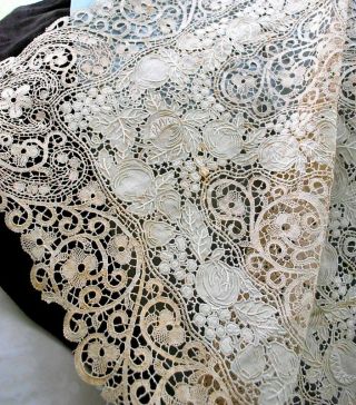 Estate Antique Italian Cantu Lace And Hand Embroidered Tablecloth