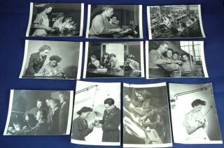 16 OFFICIAL WAC,  WOMEN ' S ARMY CORPS CAMP ATTERBURY HOSPITAL TRAINING PHOTOGRAPHS 3